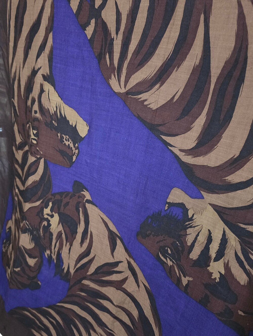 YVES SAINT LAURENT SCARF - Picture 5 of 16